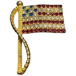 Rafaelian Vintage Rhinestone Flag Brooch/Lapel Pin Goldtone